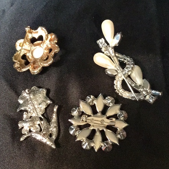 Lot of Four Sparkling brooches. - Picture 6 of 6